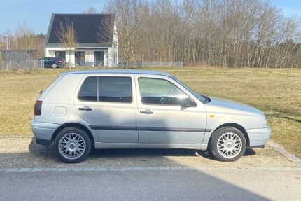 VW Golf 146.301 km 2.990 &euro; Friedberg 86316