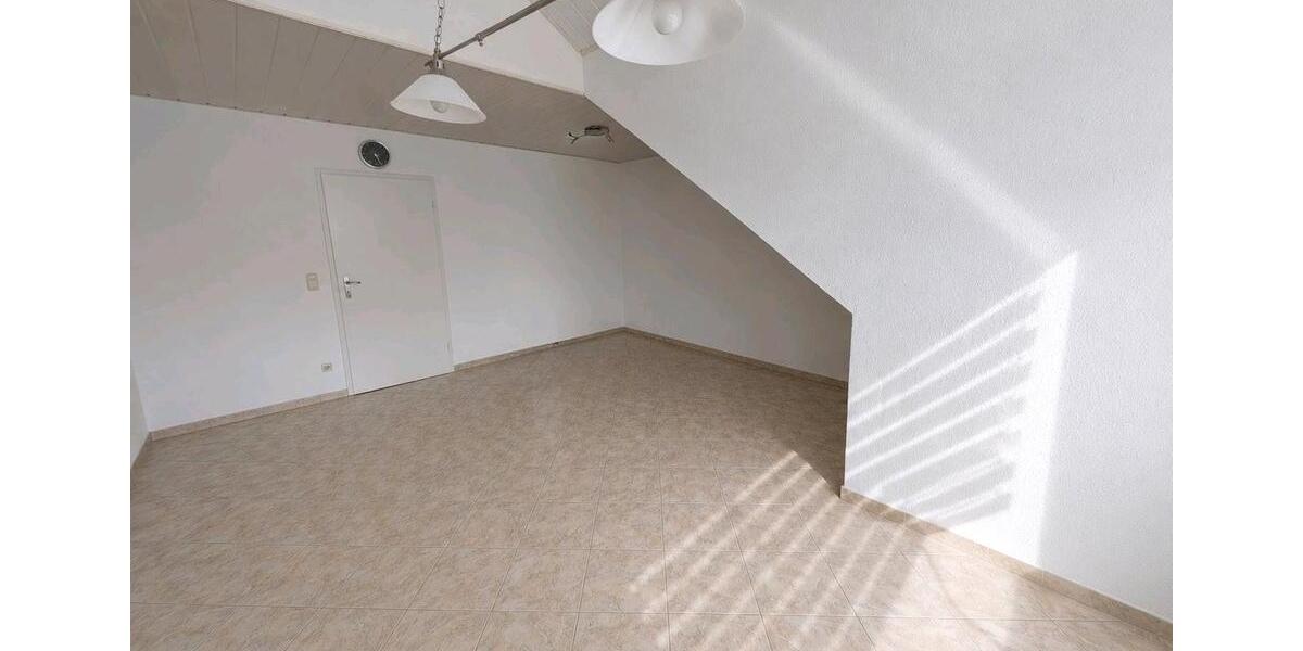 Dachgeschoßwohnung Oberottmarshausen - 2 Zimmer, 80 m&sup2;, 960&euro; | Angebot:26580889