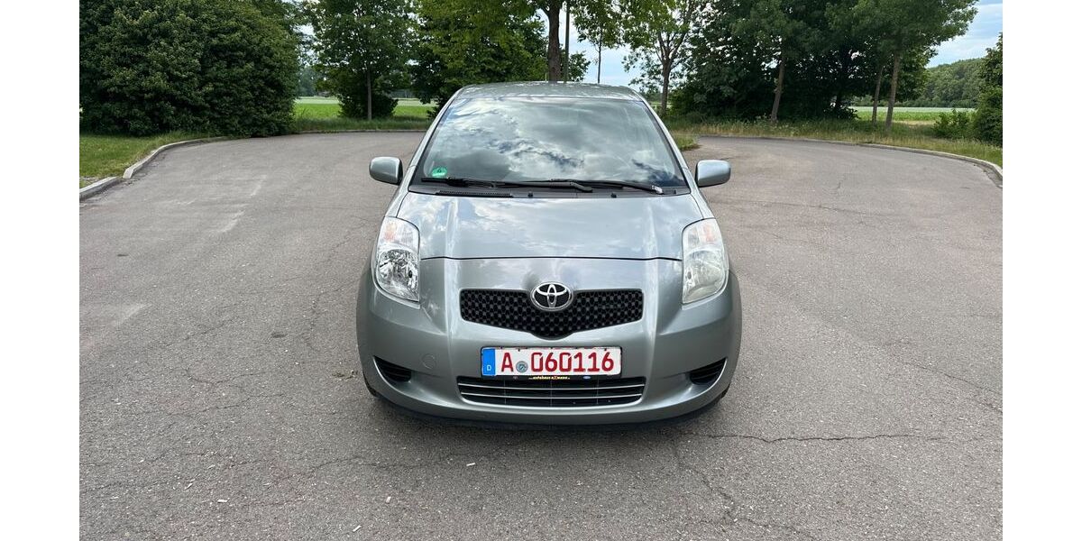 Toyota Yaris 147.000 km 2.700 &euro; Augsburg 86167