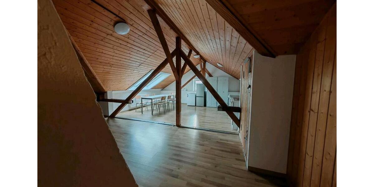 Dachgeschoßwohnung Gachenbach - 4 Zimmer, 107 m&sup2;, 1.200&euro; | Angebot:26263122