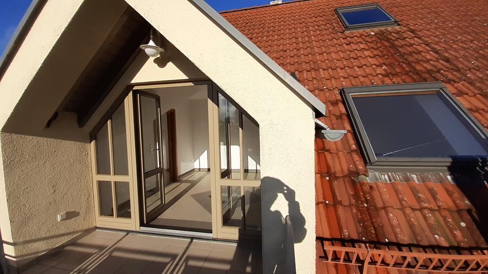 Dachgeschoßwohnung Aichach - 2.5 Zimmer, 67 m&sup2;, 320.000&euro; | Angebot:26762647
