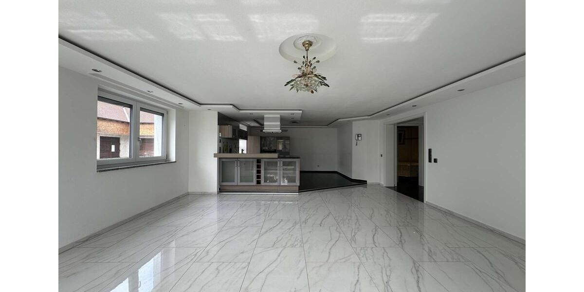 Erdgeschoßwohnung Friedberg - 3 Zimmer, 126 m&sup2;, 1.950&euro; | Angebot:26648210