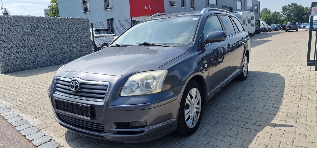 Toyota Avensis 180.000 km 1.990 € Augsburg 86167