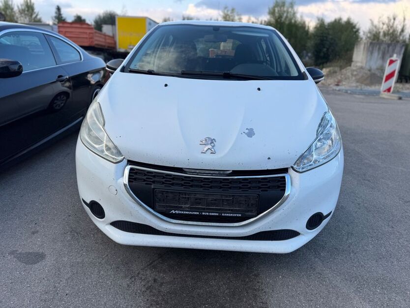 Peugeot 208 290.000 km 2.350 € Augsburg 86199