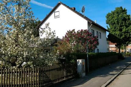 Haus Adelshofen - 5.5 Zimmer, 143 m&sup2;, 650.000&euro; | Angebot:26124141