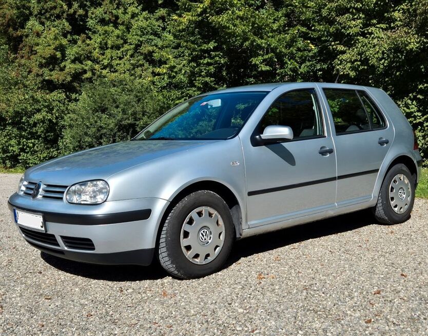 VW Golf 154.000 km 2.250 € Welden 86465