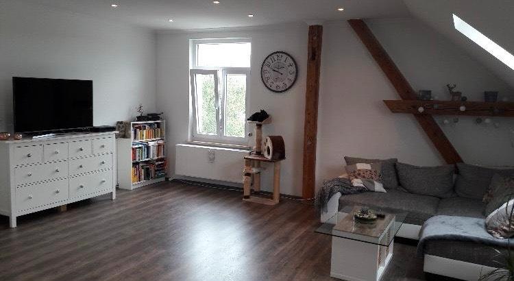 Dachgeschoßwohnung Aichach - 3 Zimmer, 102 m&sup2;, 1.200&euro; | Angebot:25509691