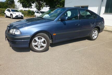 Toyota Avensis 217.500 km 2.890 &euro; Augsburg 86156