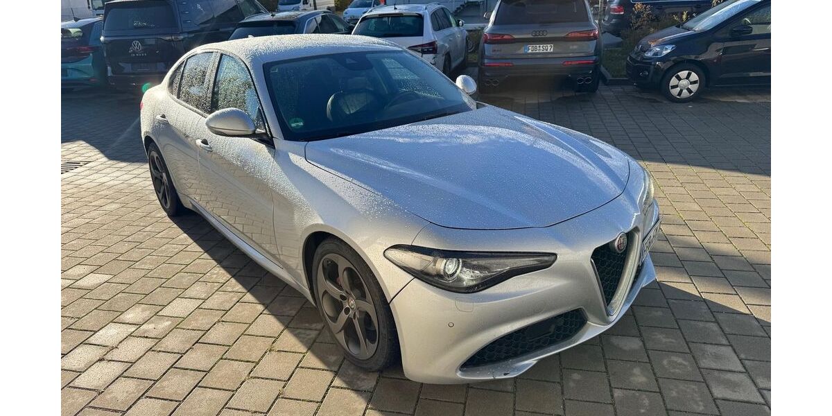 Alfa Romeo Giulia 121.000 km 14.350 &euro; Egenhofen OT Unterschweinbach 82281