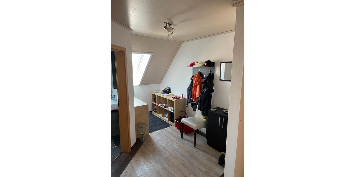 Dachgeschoßwohnung Buttenwiesen - 3.5 Zimmer, 100 m&sup2;, 1.050&euro; | Angebot:26705063
