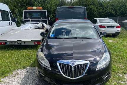 Lancia Delta 101.836 km 4.700 &euro; Augsburg 86156