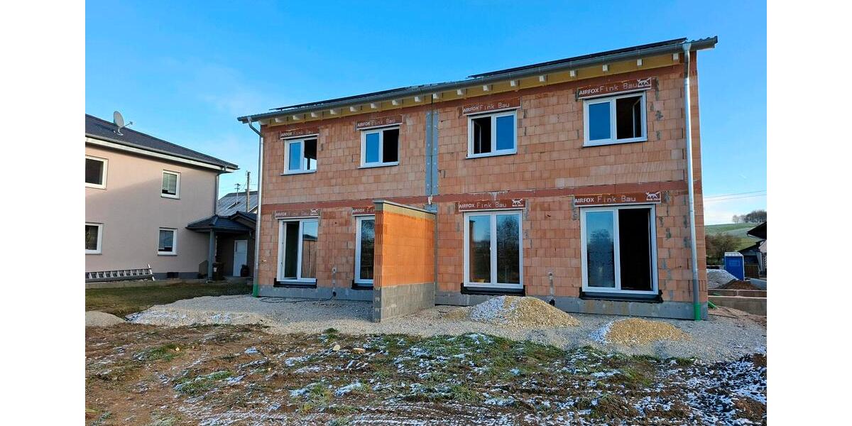 Doppelhaushälfte Wertingen - 4.5 Zimmer, 124 m&sup2;, 1.700&euro; | Angebot:24733397