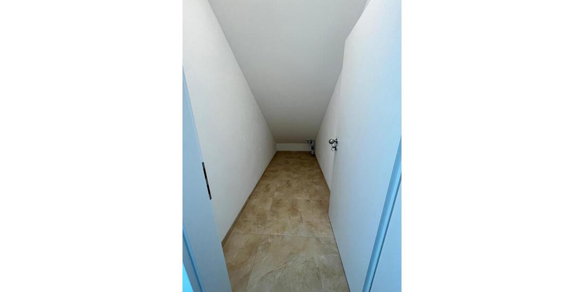 Dachgeschoßwohnung Langenneufnach - 4 Zimmer, 82 m&sup2;, 1.350&euro; | Angebot:26591696