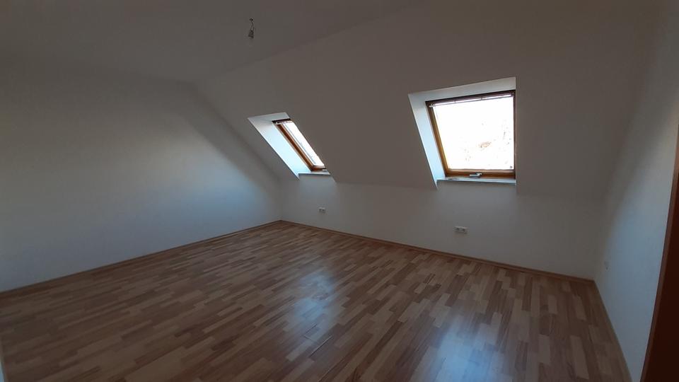 Dachgeschoßwohnung Aichach - 3 Zimmer, 67 m&sup2;, 320.000&euro; | Angebot:26931234