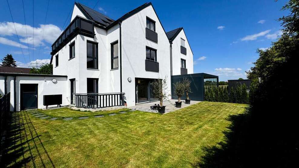 Haus zum Mieten in Neusäß 4.500 € 225 m²