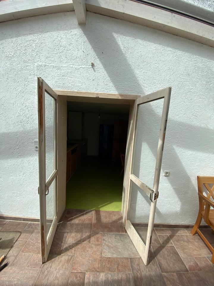 Haus mit 2,5 Zimmern, Wintergarten und Garten zu vermieten