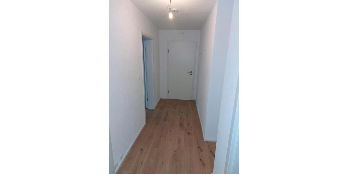 Dachgeschoßwohnung Augsburg Lechhausen - 3.5 Zimmer, 82 m&sup2;, 1.200&euro; | Angebot:26700380