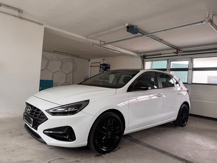 Hyundai i30 70.000 km 20.900 € Augsburg 86154