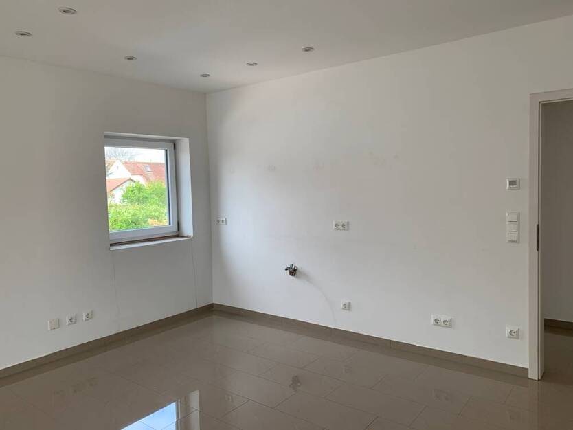 KNIPFER`S ImmobilieNSCHÄTZE - Elegante DachWohnung in sehr ruhiger Wohnlage zur Miete!
