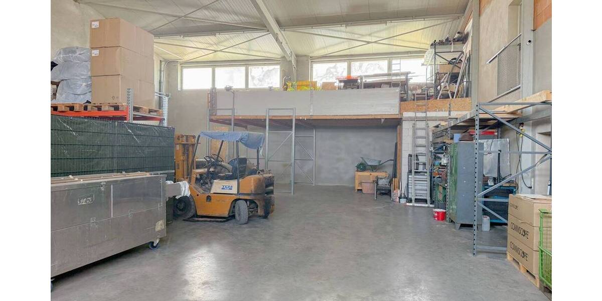 Gelegenheit - Wohnen & Arbeiten unter einem Dach mit großflächiger Lagehalle in Rehling 1 zimmer