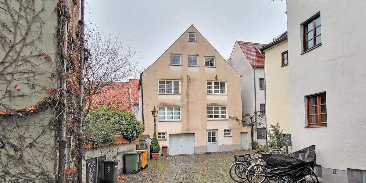 Reizende 2-Zimmer Dachgeschoss-Wohnung im Herzen der Altstadt 2 zimmer