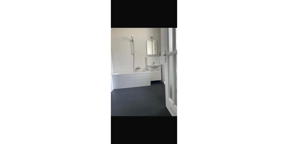 Etagenwohnung Augsburg Oberhausen - 2 Zimmer, 64 m&sup2;, 1.300&euro; | Angebot:26701516
