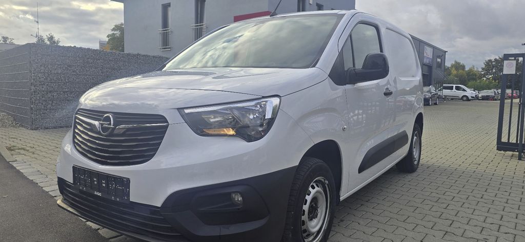 Opel Combo 147.000 km 9.990 &euro; Augsburg 86167