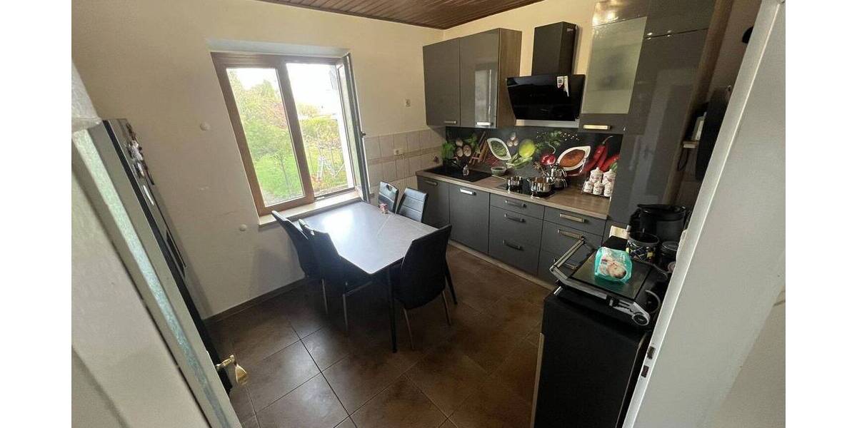 Freistehendes Zweifamilienhaus inkl. 2 Einzelgaragen in Augsburg-Bärenkeller 8 zimmer