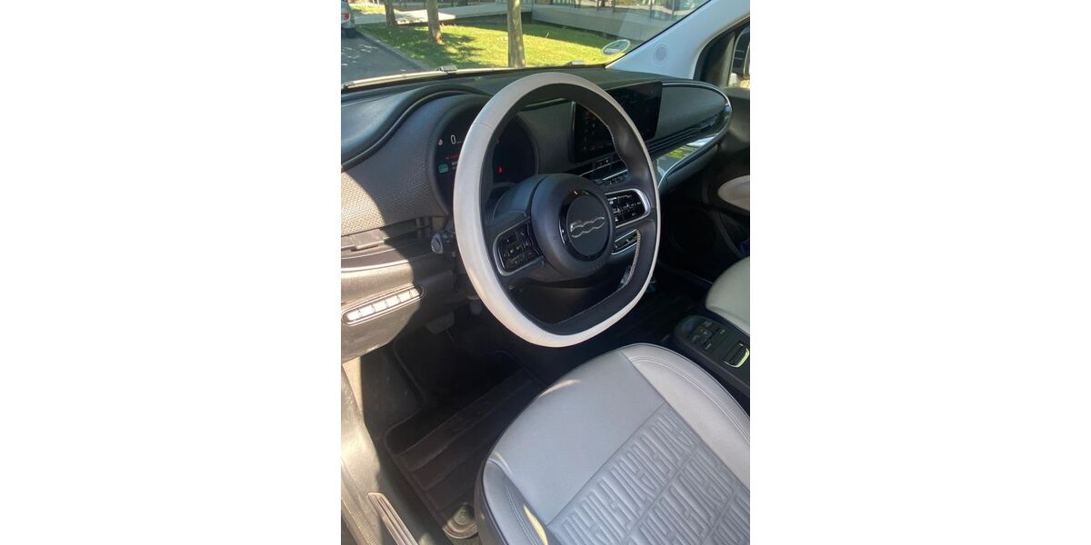 Fiat 500e 67.000 km 17.900 &euro; RETTENBERGEN 86368