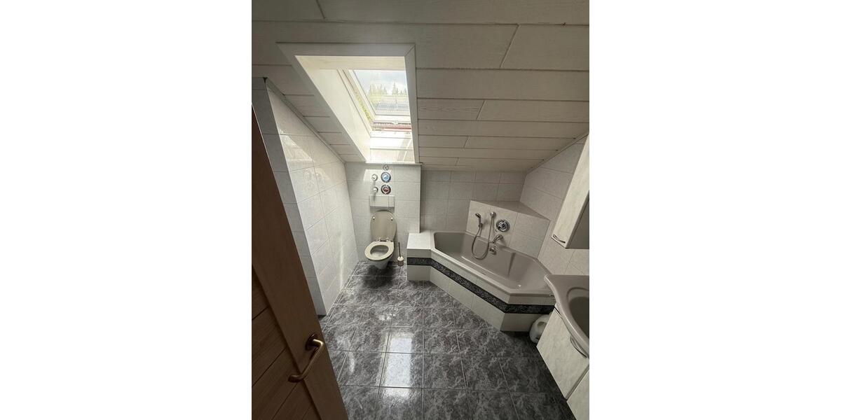 Dachgeschoßwohnung Gersthofen - 5 Zimmer, 111 m&sup2;, 970&euro; | Angebot:26701513