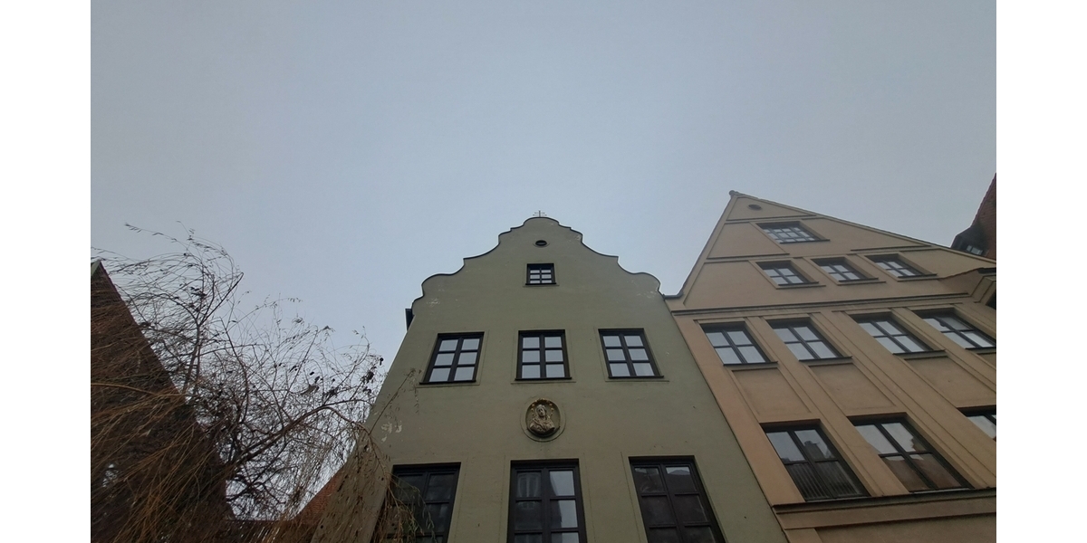 Haus im Haus! Große, denkmalgeschützte Altbauwohnung zum Selbstgestalten in der Augsburger Altstadt - Etagenwohnung Augsburg Innenstadt | Angebot:26773653