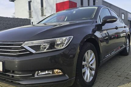 VW Passat 88.000 km 14.490 € Augsburg 86167