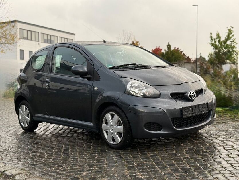 Toyota Aygo (X) 54.000 km 4.000 € Augsburg 86165