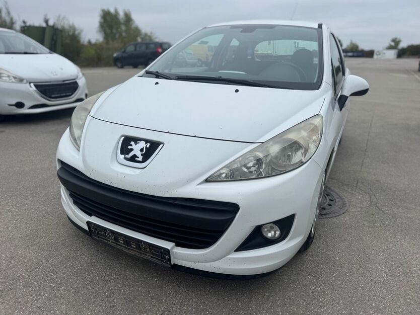 Peugeot 207 260.000 km 1.999 € Augsburg 86199
