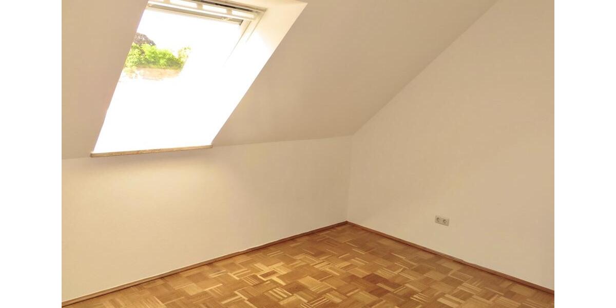 Dachgeschoßwohnung Mering - 3 Zimmer, 84 m&sup2;, 1.080&euro; | Angebot:25054727