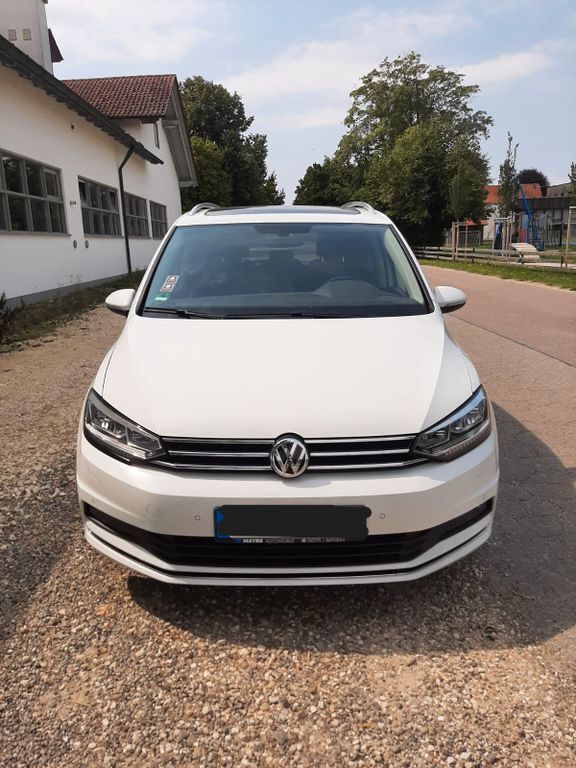 VW Touran 103.000 km 17.990 € Altenmünster 86450