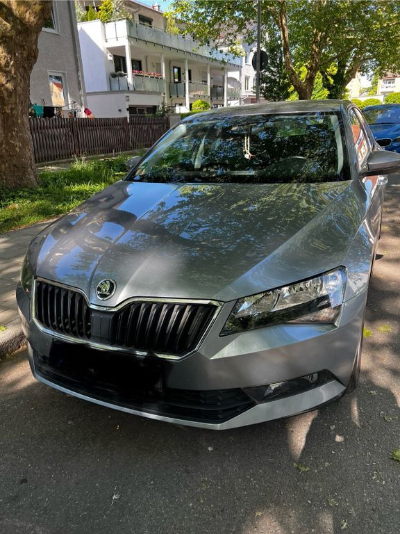 Skoda Superb 135.000 km 14.200 € Augsburg 86156