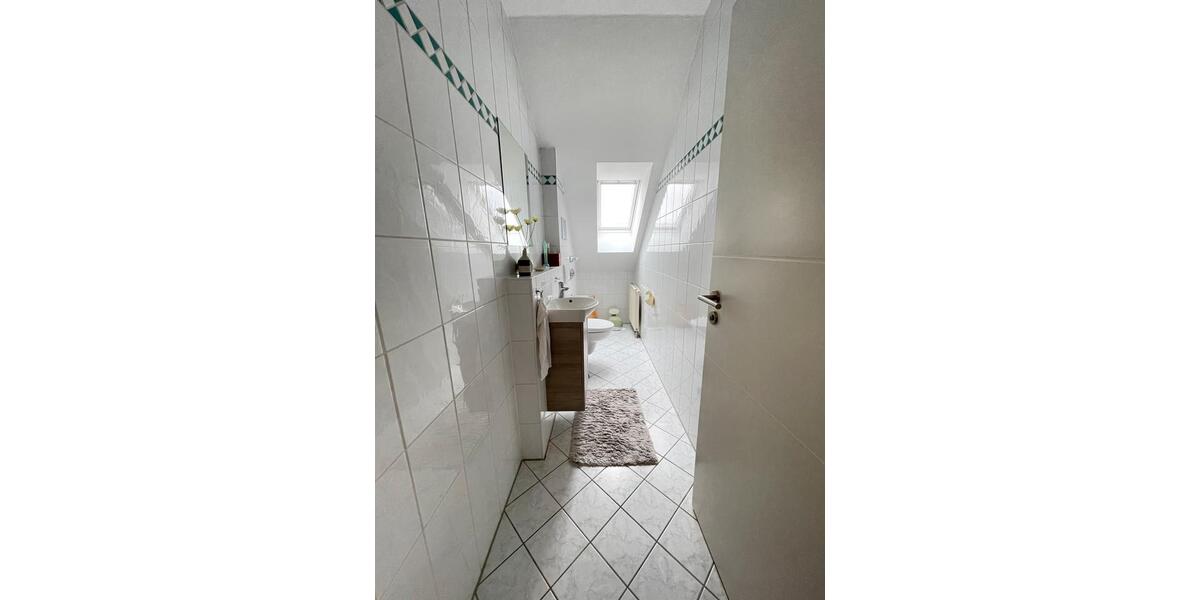 Dachgeschoßwohnung Langweid am Lech - 4 Zimmer, 100 m&sup2;, 385.000&euro; | Angebot:24984713