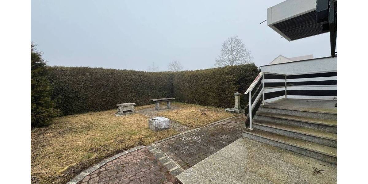 Werkstatt mit Ausstellungsfläche, Büro, Lager und Betriebsleiterwohnung in Bestlage von Kissing zimmer