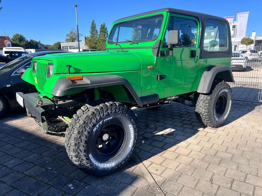 Jeep Wrangler 180.000 km 14.900 € Königsbrunn 86343