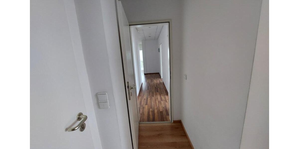 Hochparterre Königsbrunn - 3 Zimmer, 80 m&sup2;, 1.100&euro; | Angebot:25639203