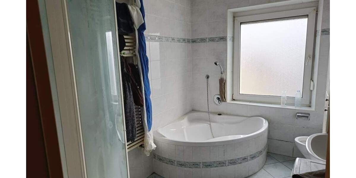 Etagenwohnung Augsburg Kriegshaber - 4 Zimmer, 101 m&sup2;, 275.000&euro; | Angebot:25898640