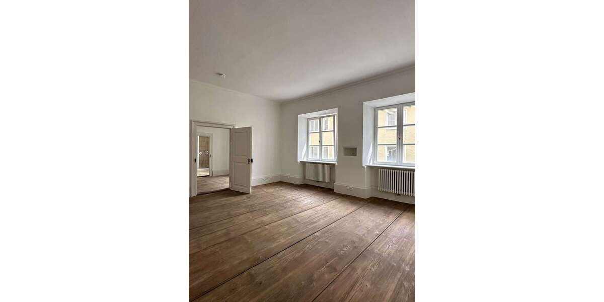 Wohnung zum Mieten in Augsburg 2.500 € 192 m² 5 zimmer