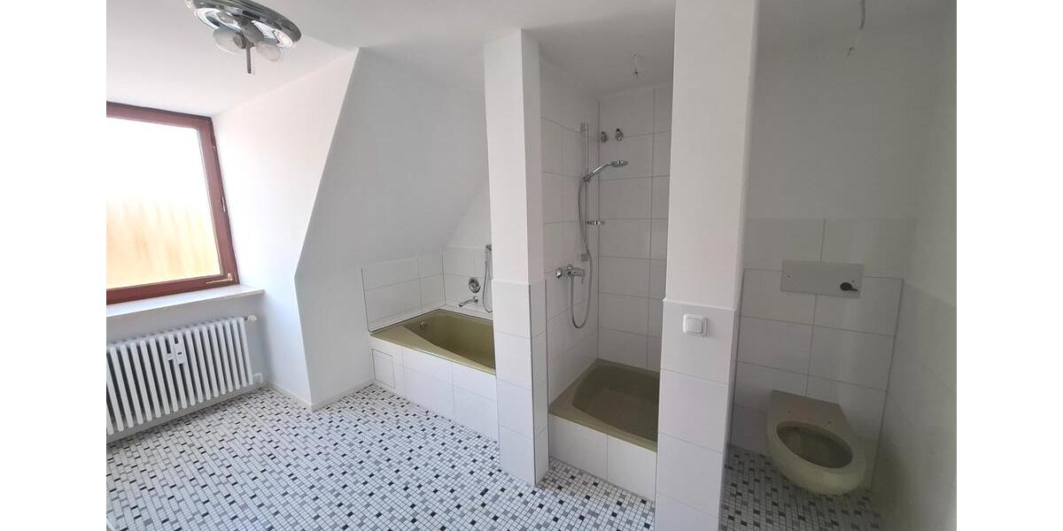 Etagenwohnung Neusäß - 3.5 Zimmer, 120 m&sup2;, 1.390&euro; | Angebot:25150970