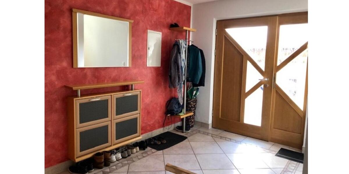 Dachgeschoßwohnung Meitingen - 4 Zimmer, 93 m&sup2;, 1.250&euro; | Angebot:26326651