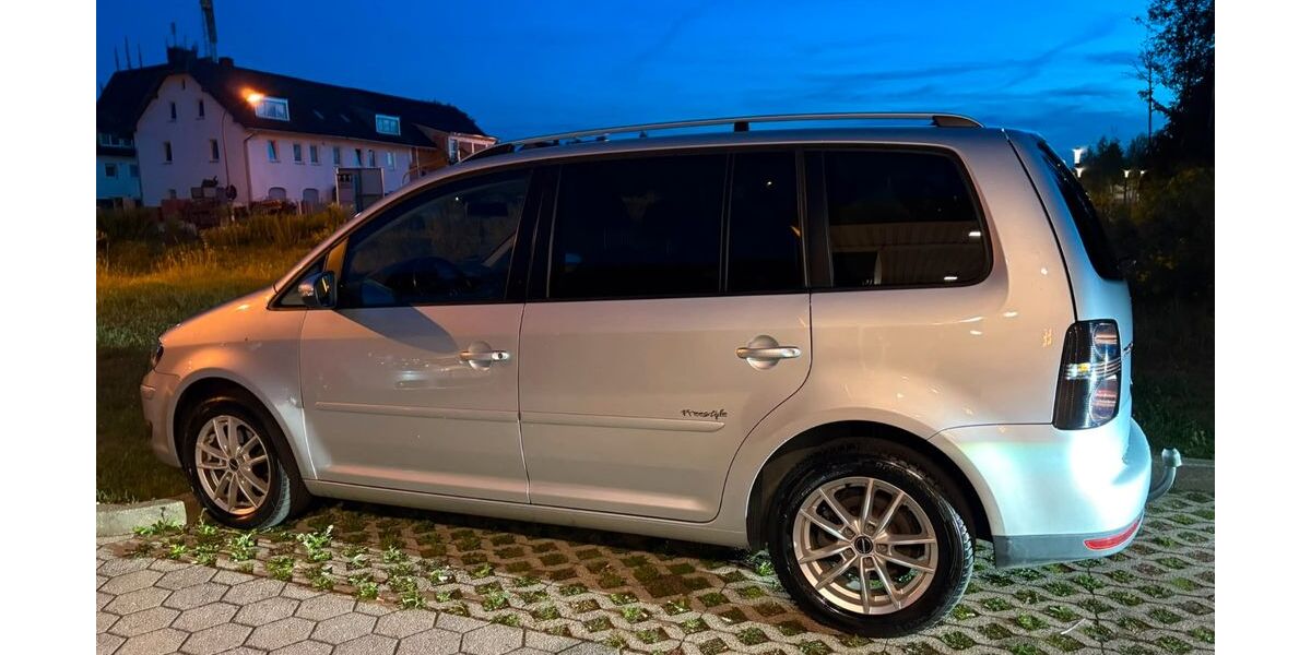 VW Touran 122.608 km 9.450 &euro; Gersthofen 86368