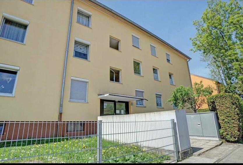helle 3 Zimmer Wohnung in Gröbenzell
