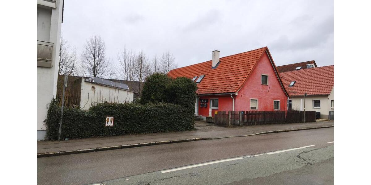 Einfamilienhaus Augsburg Lechhausen - 11 Zimmer, 160 m&sup2;, 380.000&euro; | Angebot:25427997