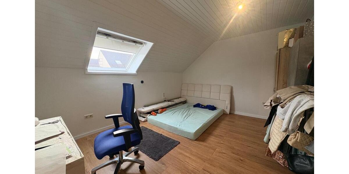 Dachgeschoßwohnung Augsburg Lechhausen - 3 Zimmer, 77 m&sup2;, 310.000&euro; | Angebot:25073037