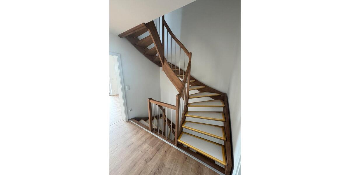 Prov.frei Neubau DHH mit Keller Garage Stellplatz 5 zimmer